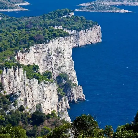 In With Sea View, Balcony, Air Conditioning, Wifi Apartmán Tisno