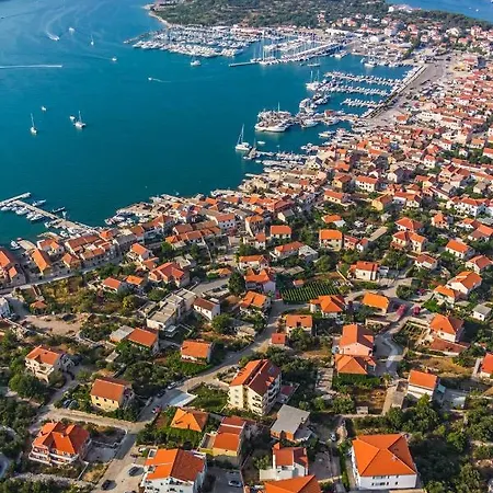 In With Sea View, Balcony, Air Conditioning, Wifi