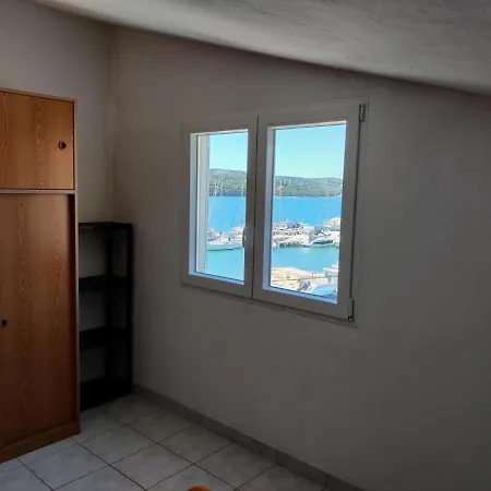 Apartmán In With Sea View, Balcony, Air Conditioning, Wifi