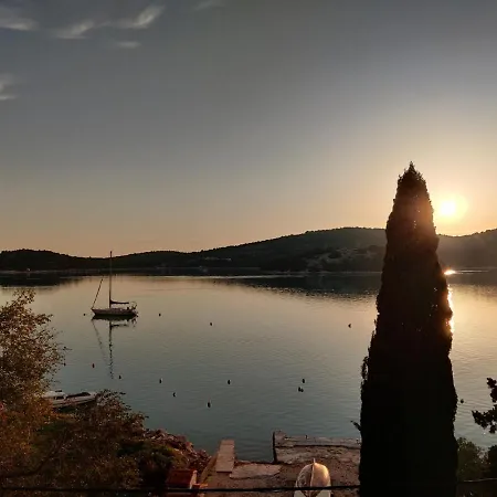 In With Sea View, Balcony, Air Conditioning, Wifi * Tisno