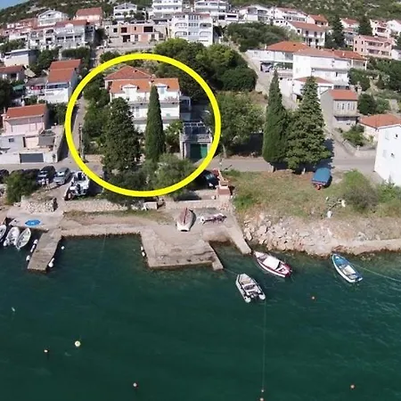 In With Sea View, Balcony, Air Conditioning, Wifi Tisno