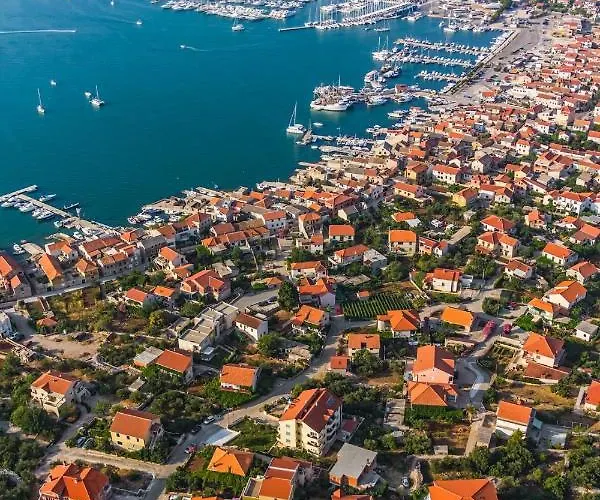 In With Sea View, Balcony, Air Conditioning, Wifi